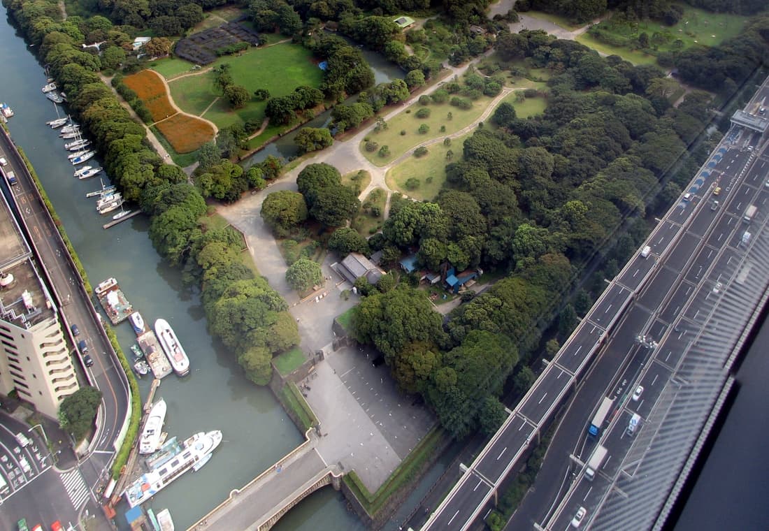 Hamarikyu Garden as seen from Shiodome